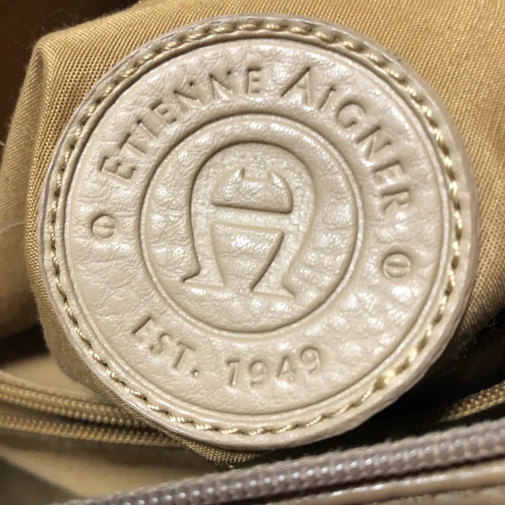 -‎ ETIENNE AIGNER  Tan Handbags Purse OS